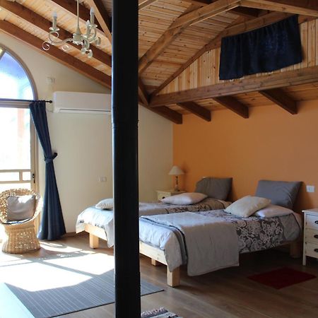 Off The Square Hotel Safed Bagian luar foto