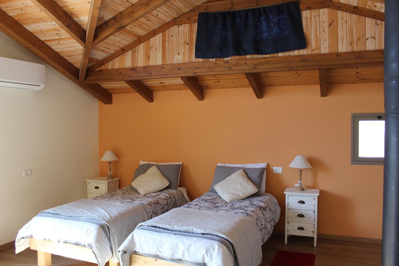 Off The Square Hotel Safed Bagian luar foto