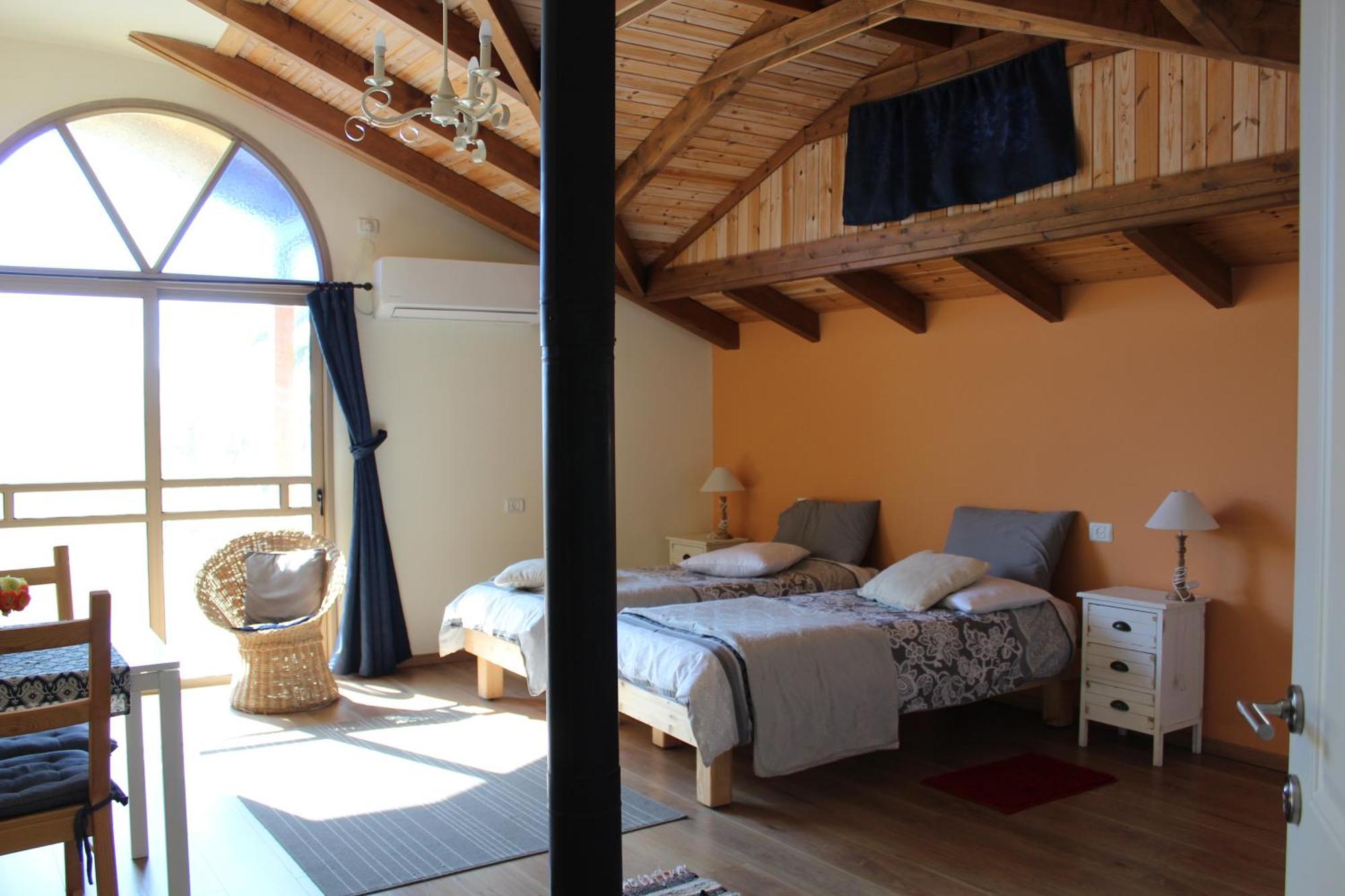 Off The Square Hotel Safed Bagian luar foto